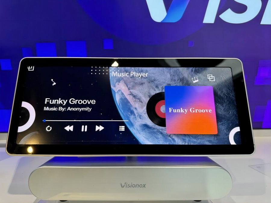 維信諾聯(lián)合清聽聲學(xué)全球首創(chuàng)的AMOLED“屏下定向發(fā)聲集成技術(shù)”